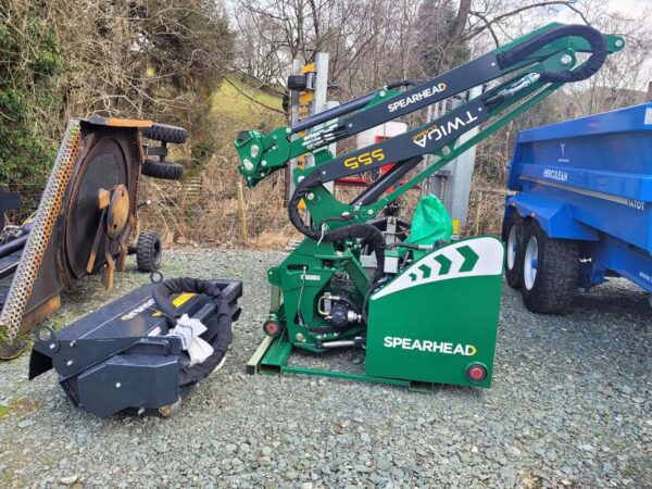 Side view of the Spearhead Twiga S55 hedge cutter